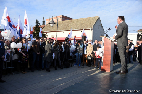 NEBOJŠA STEFANOVIĆ I ALEKSANDAR ANTIĆ RAZGOVARALI SA SURČINCIMA